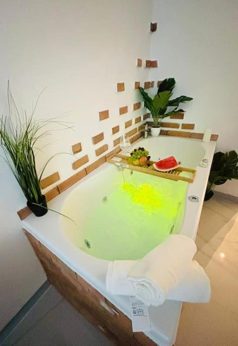 Studio Love Jacuzzi Marsilya Dış mekan fotoğraf
